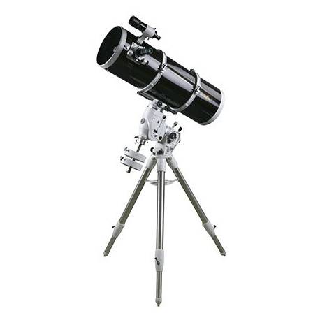 Télescope SkyWatcher 250/1200 sur AZEQ6 Pro Go-To