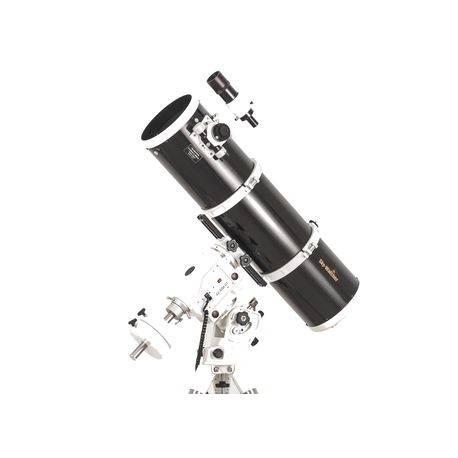 Télescope Sky-Watcher 200/1000 sur AZ-EQ6 Pro Go-To