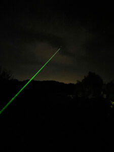 Pointeur laser rechargeable pour l'astronomie ou les guides