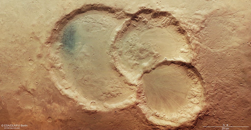 triple cratere d impact mars